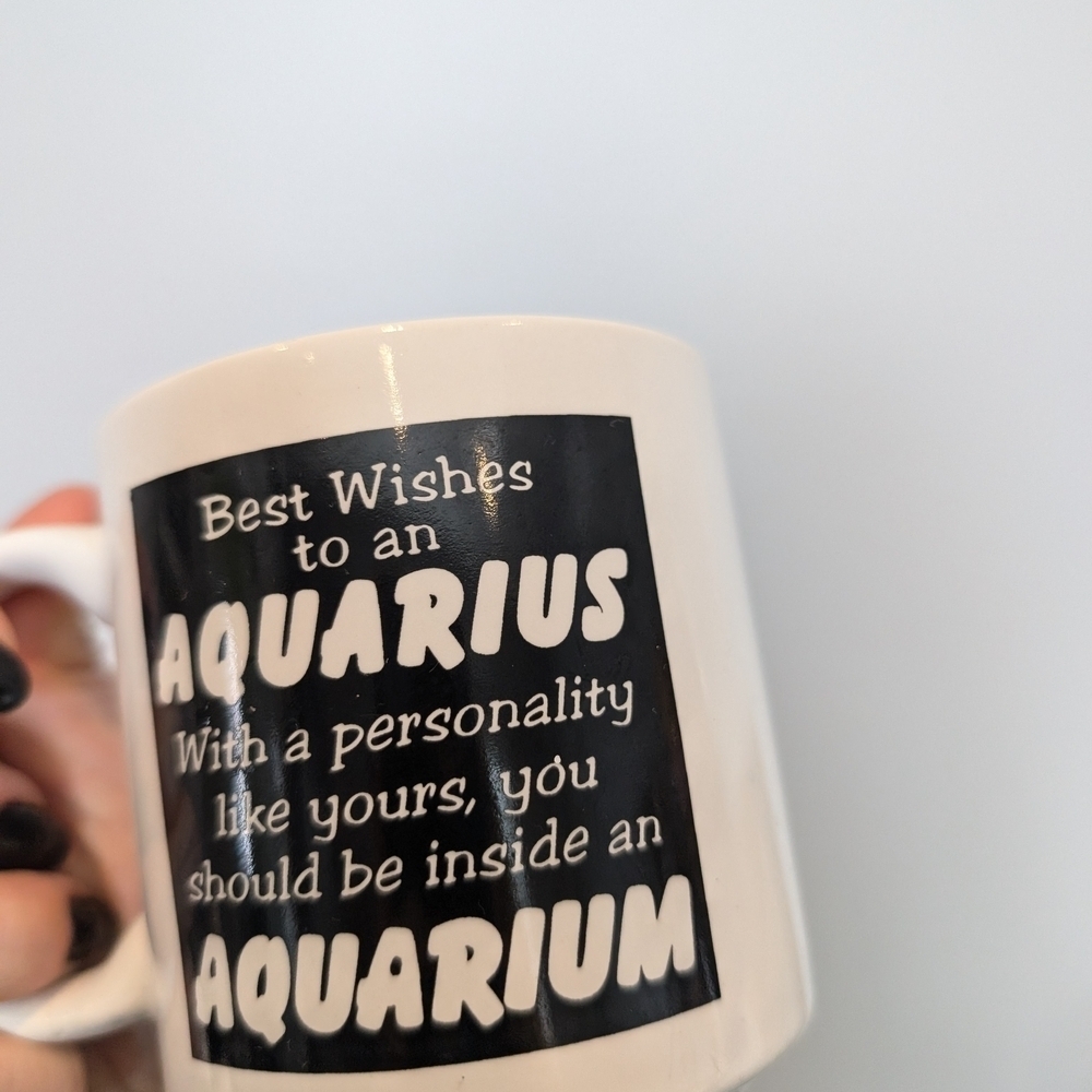 Vintage Aquarius Zodiac Mug - Picture 4 of 5